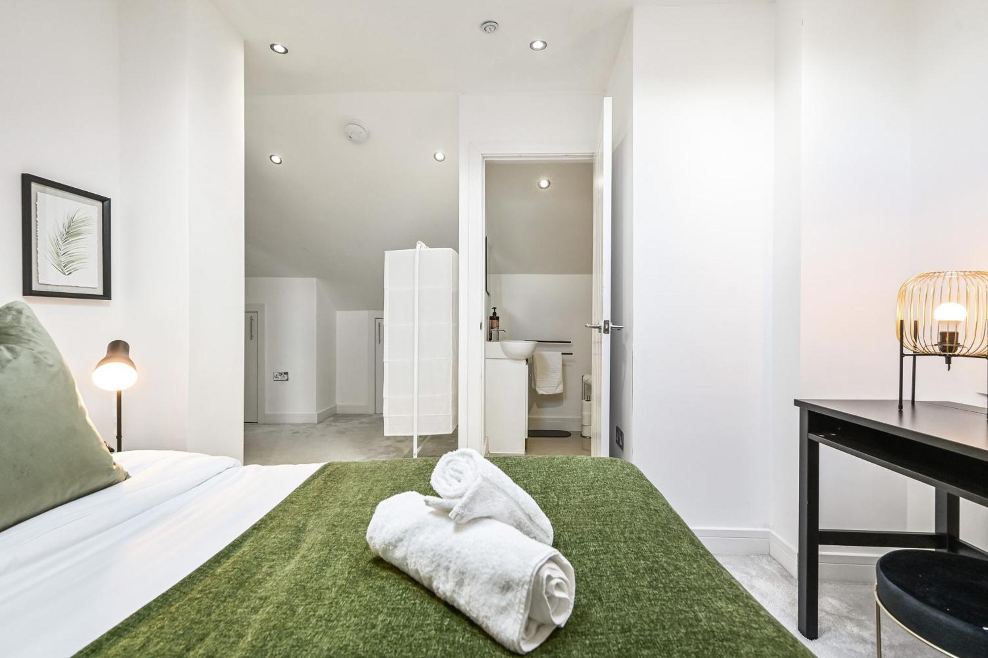 Family 1 Bed Apt Near Cardiff City Centre, Free Parking, Quiet, Secure Neighbourhood 외부 사진